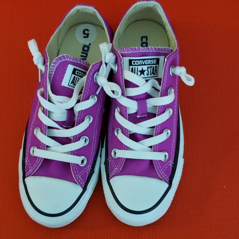 Purple Converse size 5